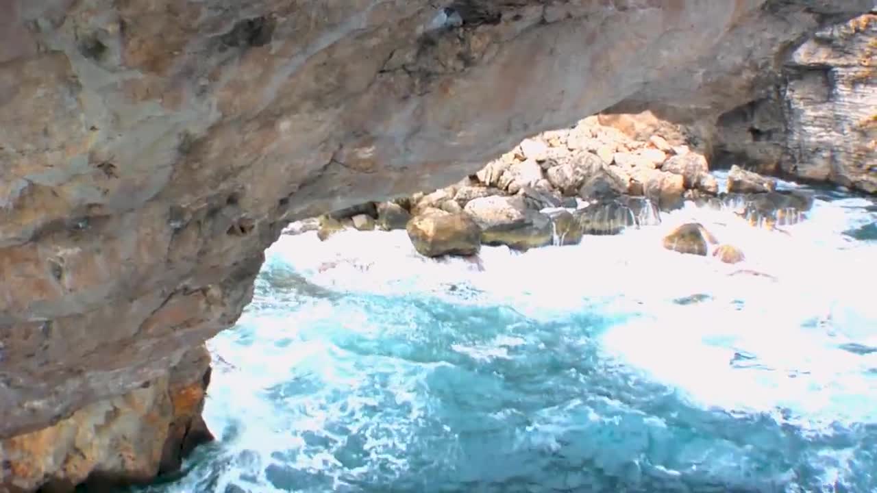 Chris Sharma's Most Spectacular Climb! First Ascent of Es Pontás, Mallorca-11