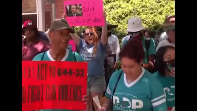 Texas holds Rifle Association convention, a large number of protesters call for gun control