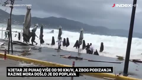 Uragan poharao Grčku, prekinut promet