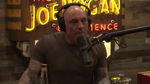 ( -0151 ) Joe Rogan Sounds Off On Covid-19 Jabs & Vaccine Passports - Says Virologists, Medical Pros & PHD's Are Contacting Him Off-Record