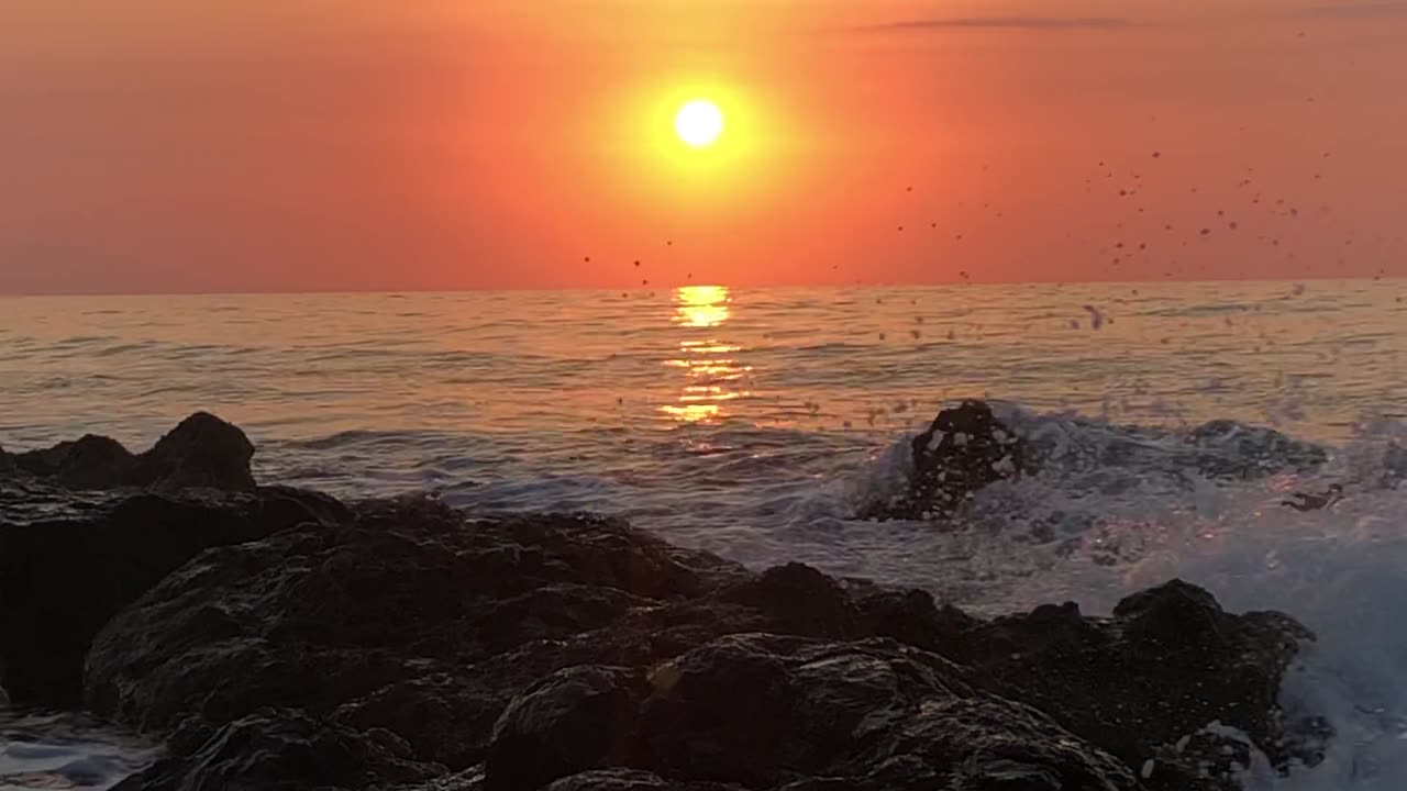 Sunset on the bench of the ocean