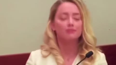 Amber Heard FORGETS the CAMERA is ON and does THIS at COURT.. #JohnnyDepp