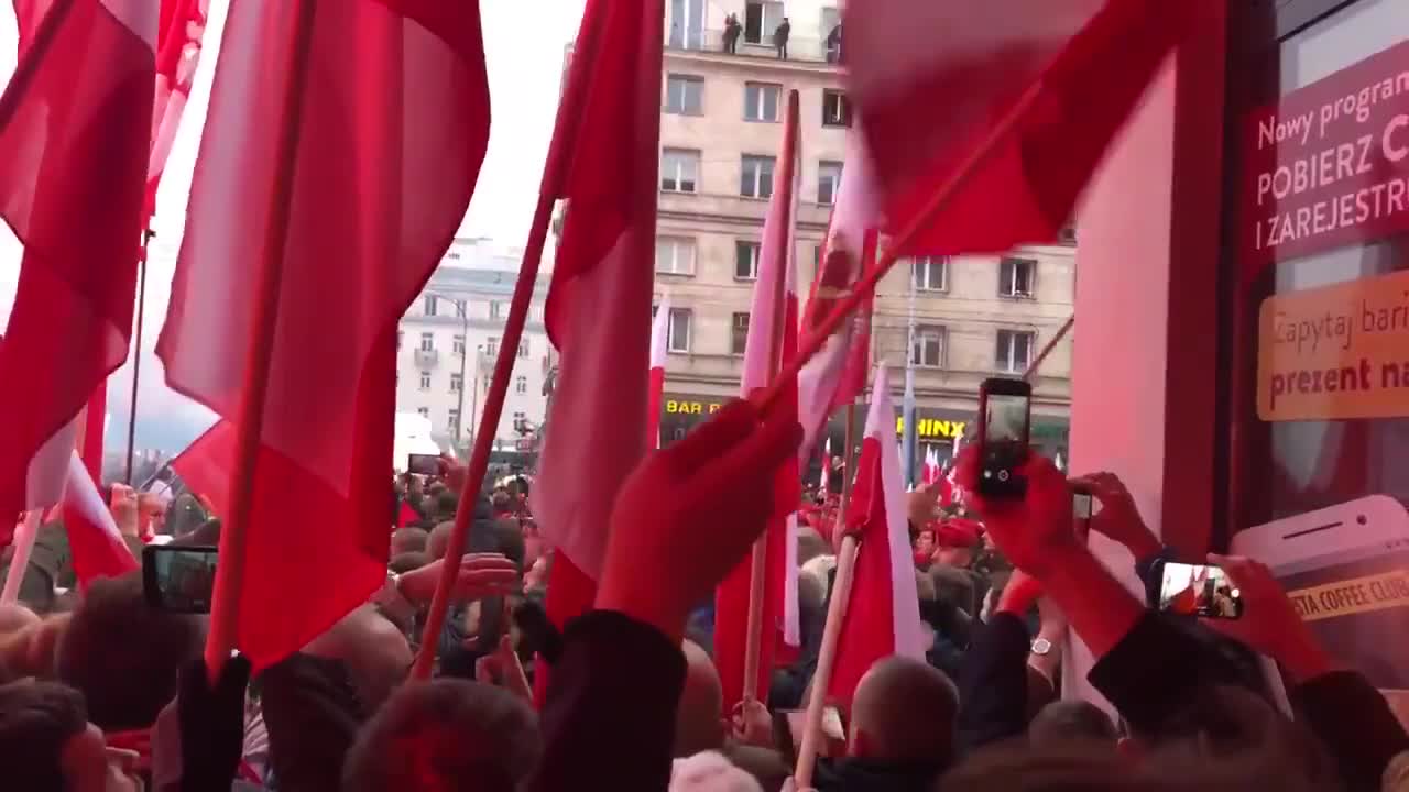 Polish national anthem sung by thousands celebrating 100 yrs of independence