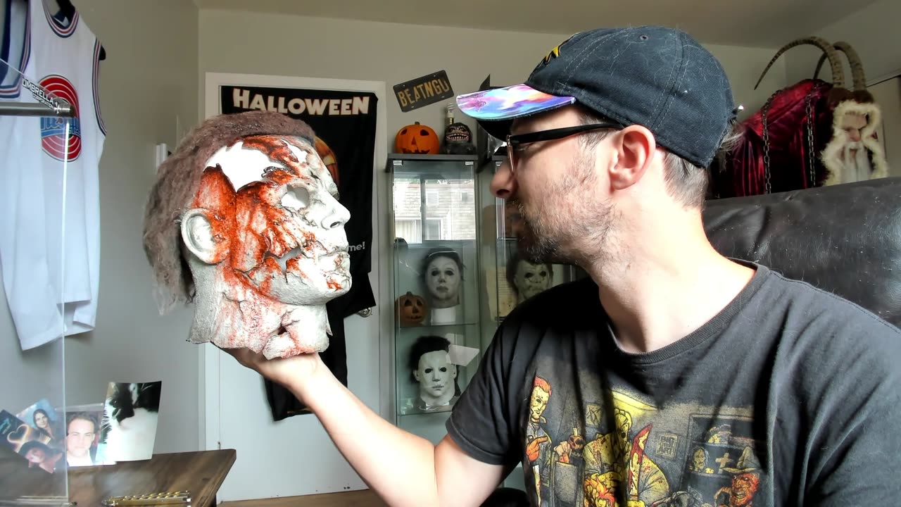 My Halloween Fandom Unboxing Rob Zombie Dream Sequence mask REHAUL