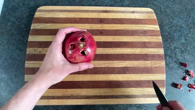 6 Ways to Peel a Pomegranate -