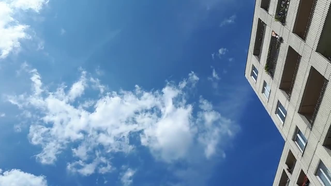 Himmel in Berlin am 18.07.2023 um 14:45 Uhr