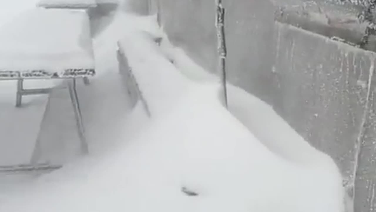 Schneesturm im August in den italienischen Alpen