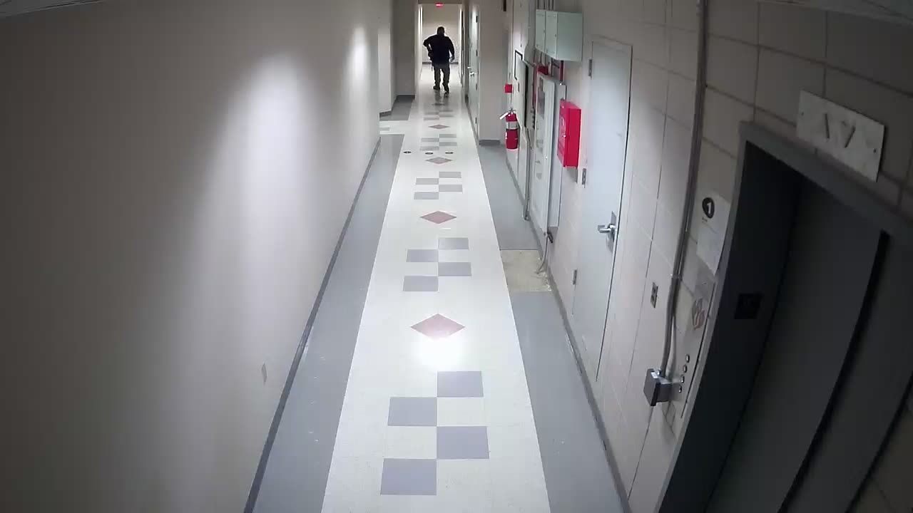 8801VZN01Elevator_2021-01-06_07h40min00s510ms.mp4