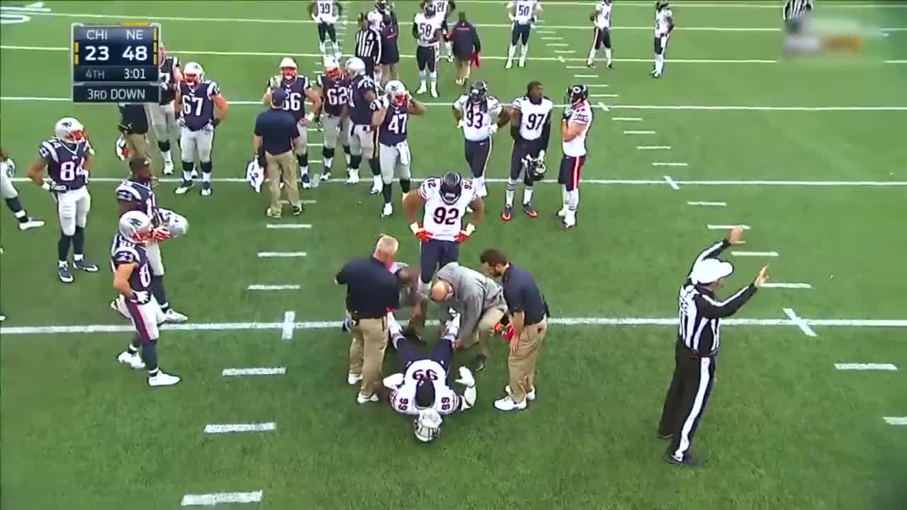 NFL Players Who ALMOST DIED On The Field..