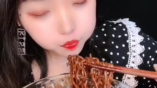 Asmr water drinking and eating