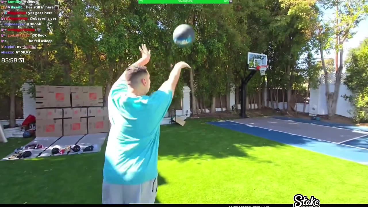 Lacy hit the CRAZIEST shot while Devin Booker was watching his stream