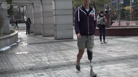 Process_of_making_comfortable_prosthetic_leg_for_disabled_person._Korean_prosthetic_limb_artisan