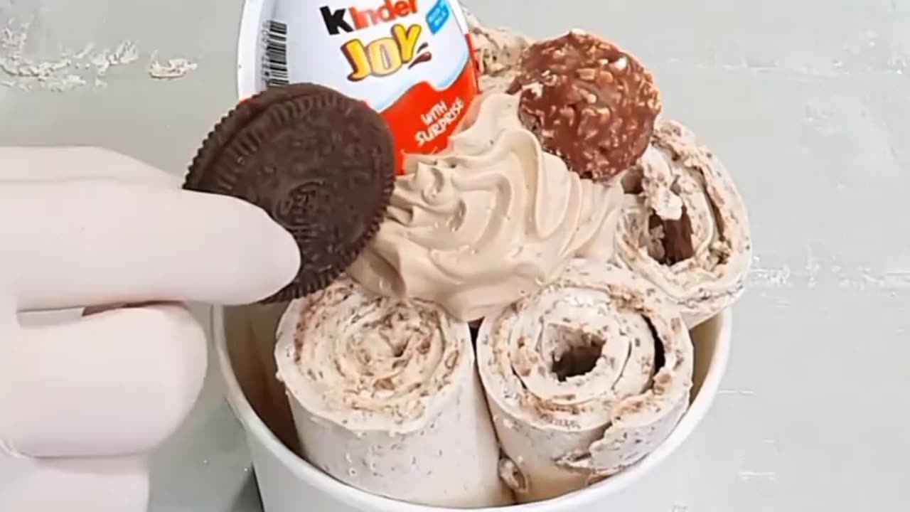 😍अपने बच्चे के लिए बनाई Kinder joy की icecream😋 #shorts #youtubeshorts #viral #decoration #icecream