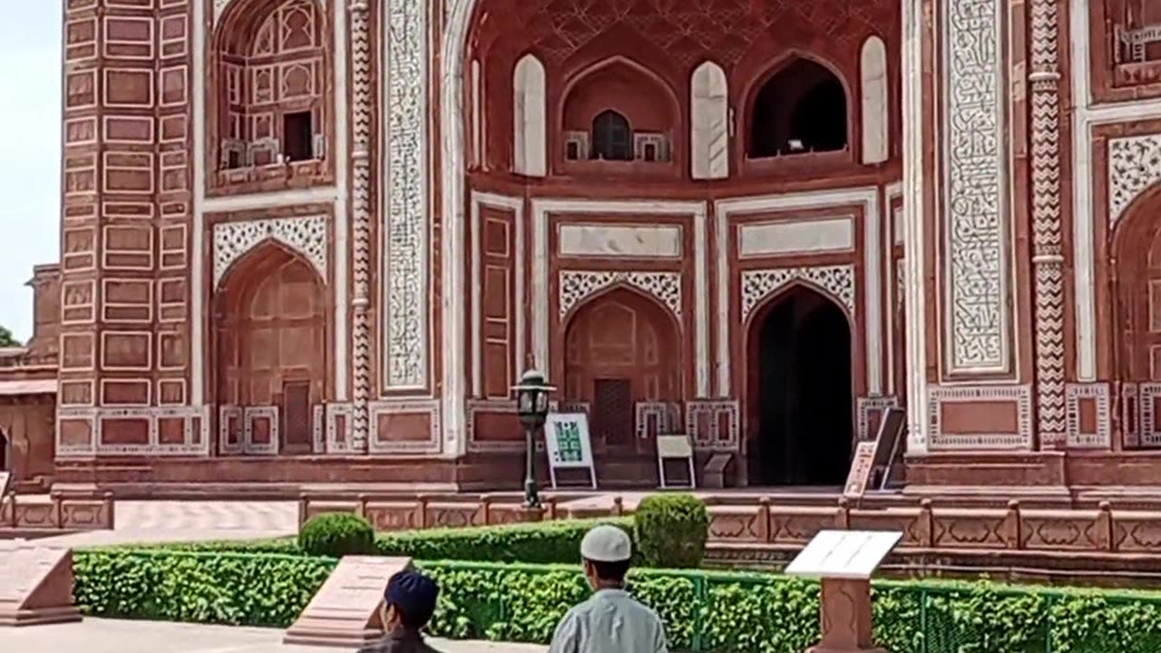 Kids Namaz for Taj Mahal