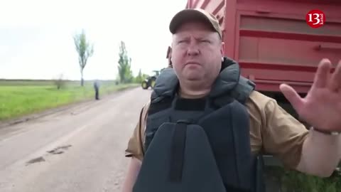 Ukrainian farmers sow sunflower seeds despite shelling in war torn Zaporizhzhia region