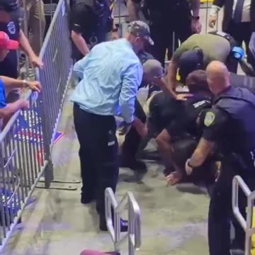 Video of violent leftard trying to bypass Trumps Security