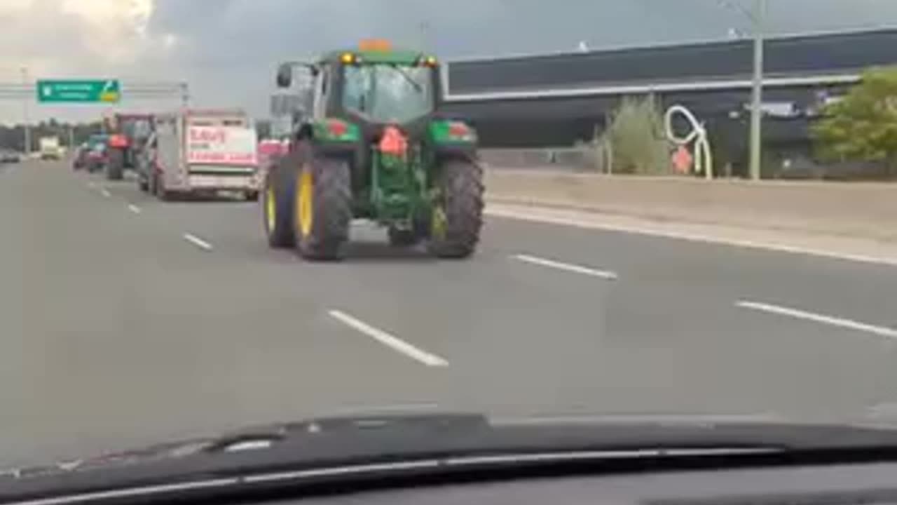 Tractor Convoy Hwy 7/8 August 28, 2004