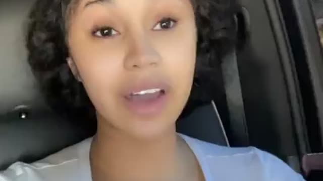 CARDI B calling out another rapper on IG live....