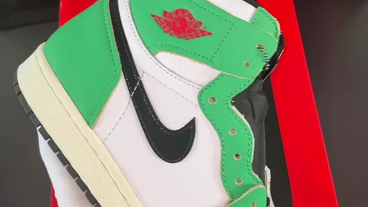 Jordan 1 Retro High Lucky Green 💚