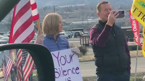 Kids Yelling "Let's Go Brandon!" in Support of USA Freedom Convoy - 01 March 2022