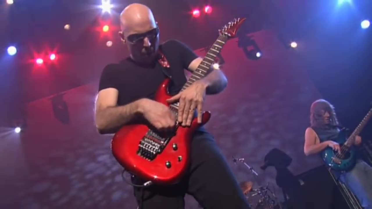Joe Satriani - Satch Boogie (from Satriani LIVE!)