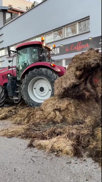 French Farmers Block The Entrance To Banque Populaire - Agen, France