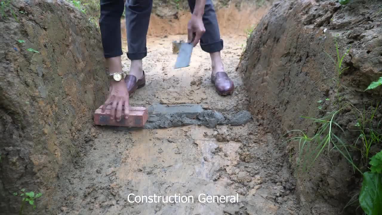 Construction Of Hydroelectricity With The Unit In The Middle Of The Lake