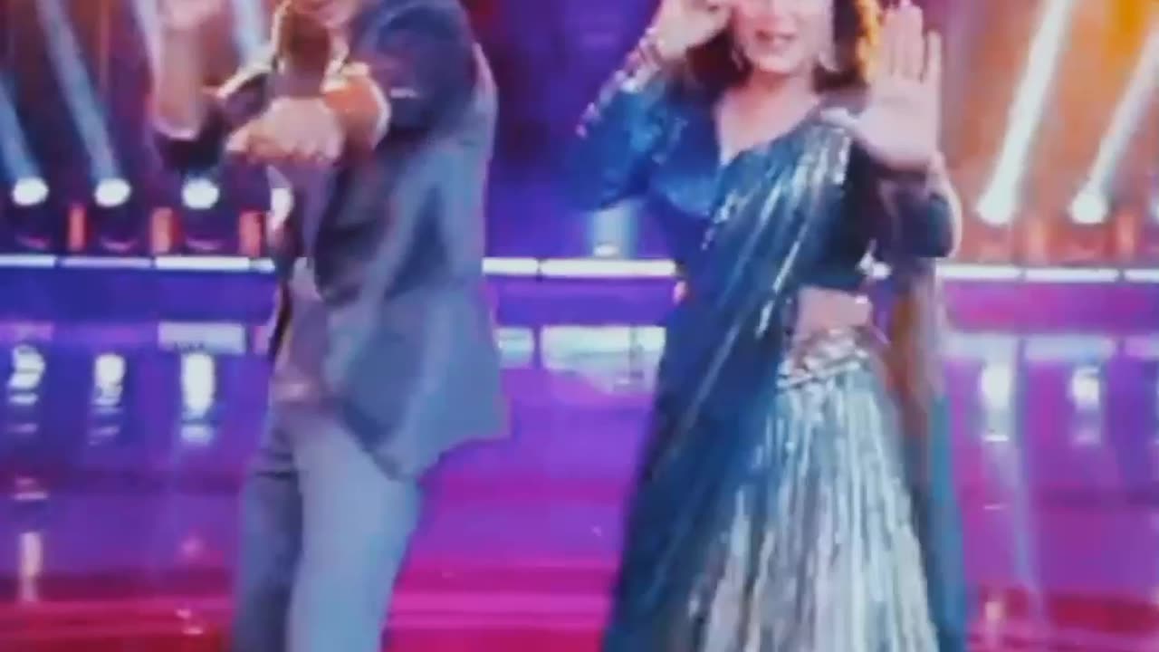 Ghaghra dance performance by Madhuri Dixit