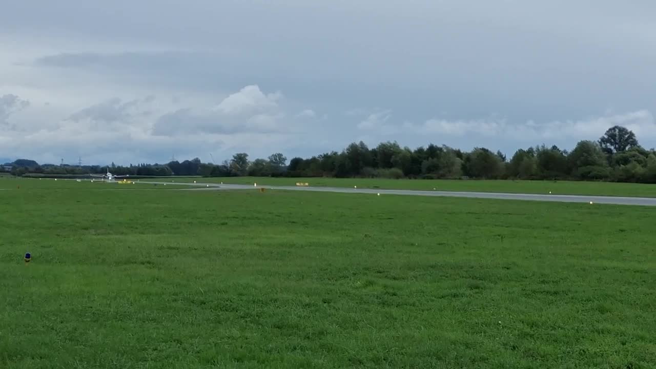 Test flights of 11-bladed propeller on a Piper Cheyenne