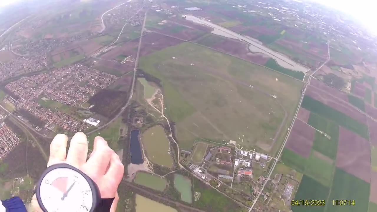 Change parachute in air
