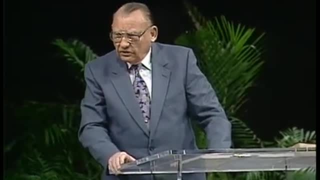 Gifts & Ministries of the Holy Spirit 19 The Discerning of Spirits part 1 Dr. Lester Sumrall