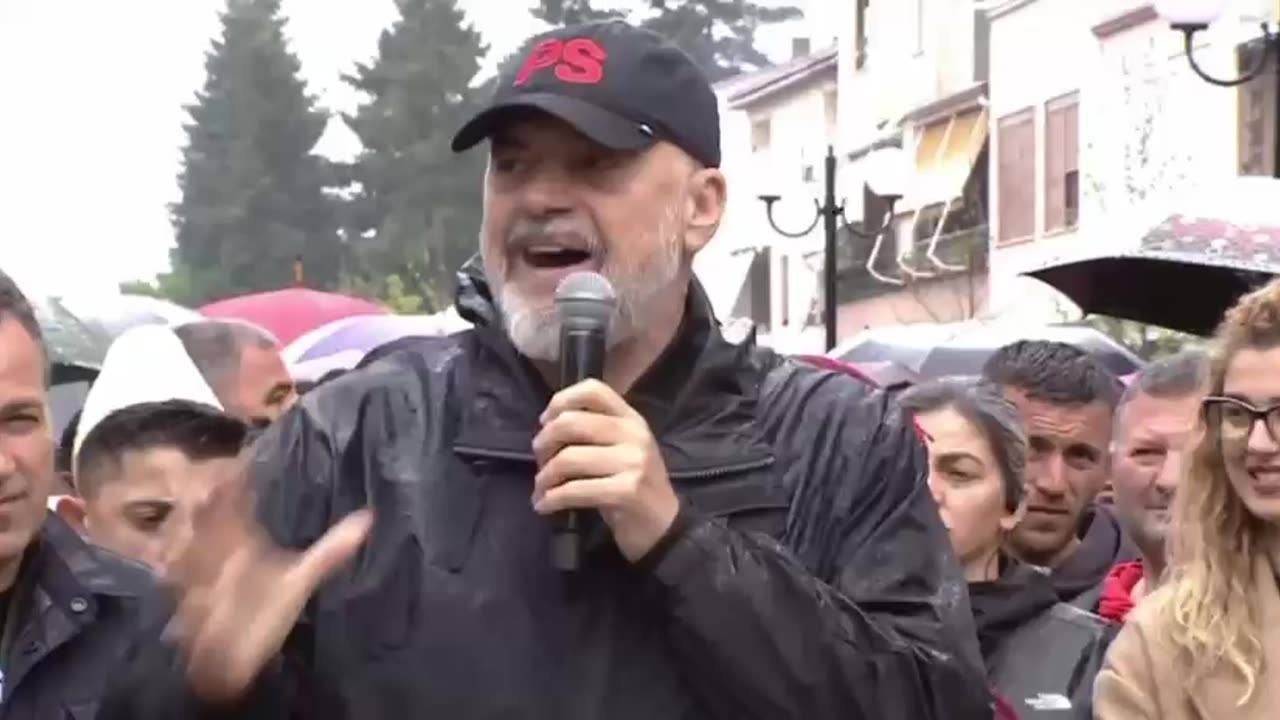 Edi Rama del jashtëkontrollit, përdhos varret e vdekurve në Devoll