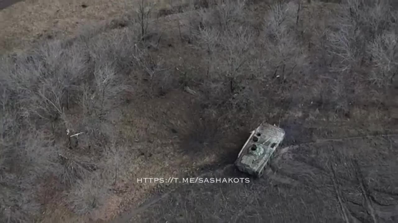 Ukrainian Road Out of Bakhmut Gets Ambushed by Russian Artillery