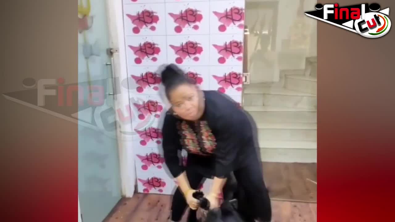 Bharti Singh's Masti With Pet Dog Gogo_ Watch VIDEO_ Bharti Singh's Viral Video_ Final Cut News