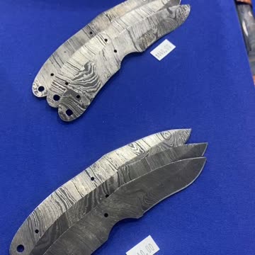 Damascus Knives