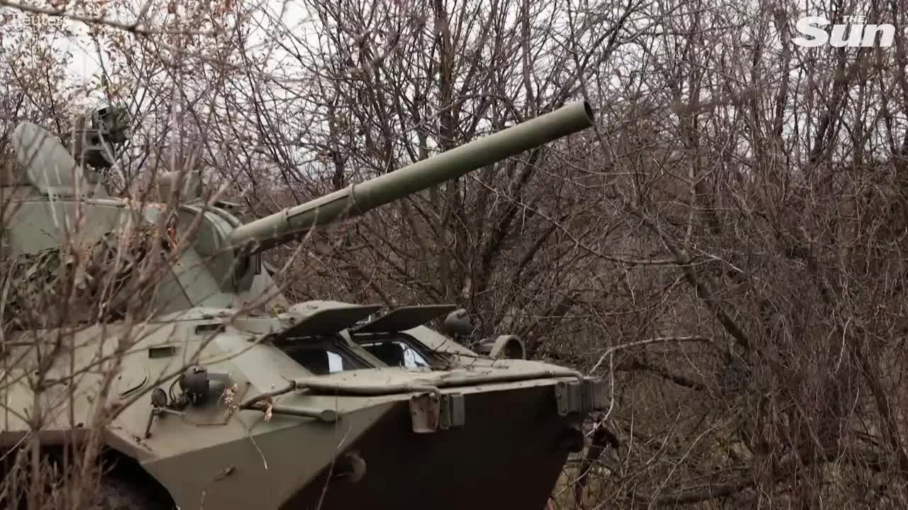 Ukrainian forces fire captured weapons against Russians on frontline