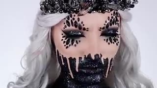 HALLOWEEN QUEEN | Challenging makeup look to slay Halloween...