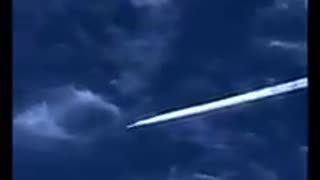 Chemtrail plane caught 'dumping' chemical trails