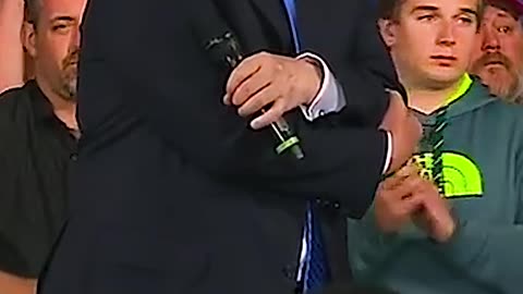 Wholesome moment. Love you Trump 😘