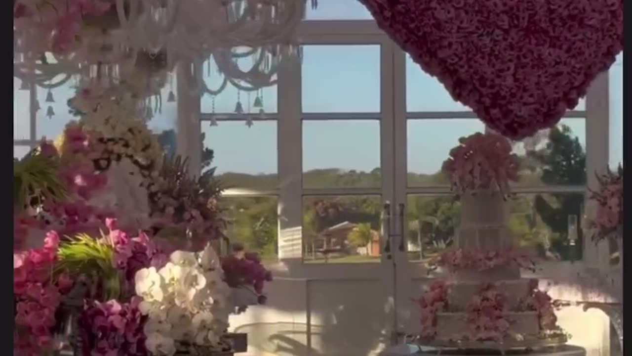 Classic And Unique Wedding Reception Layout