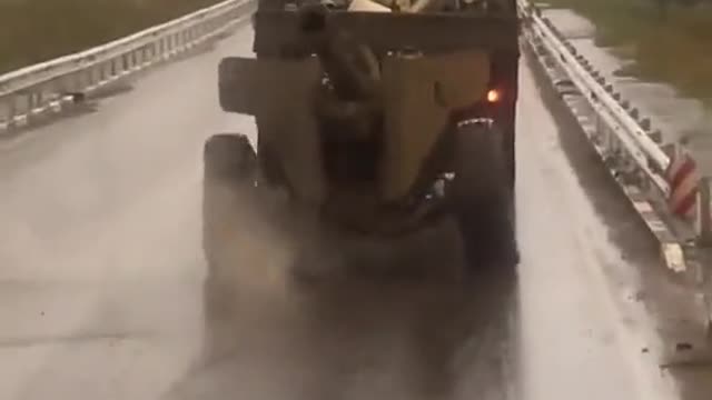 Kiev's M-46 gun has developed a flat tire.