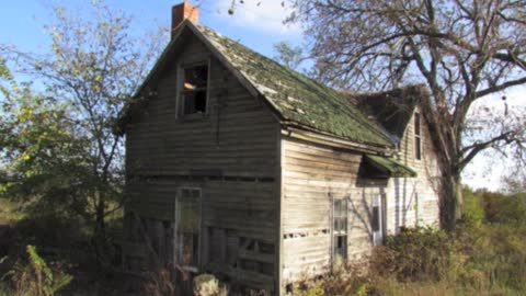 Exploring an Abandoned Homestead in Iowa