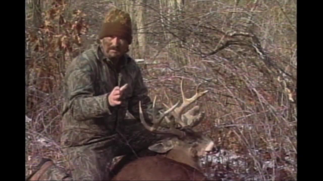 Roger Raglin Shoots a Huge Whitetail!