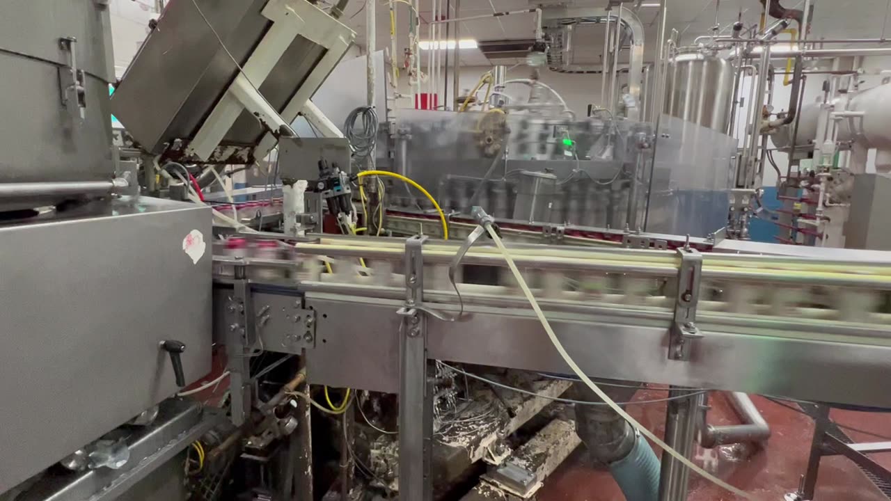 Crown 72 Can Filler with Angelus 120L Seamer, Video 2