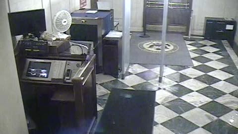 3207LHOBGRNJ-CStDoor_2021-01-06_01h00min01s390ms.mp4