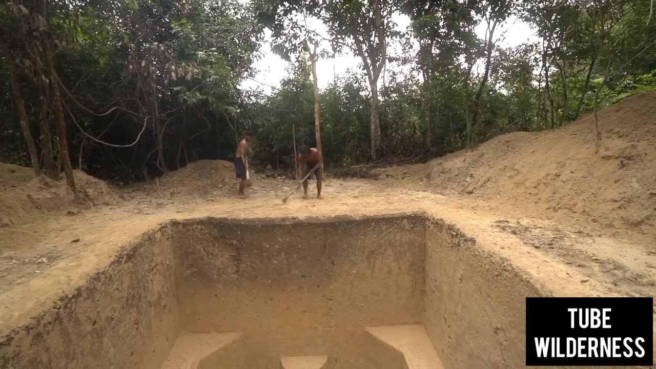 Building Stone Underground Mini House and Swimming Pool