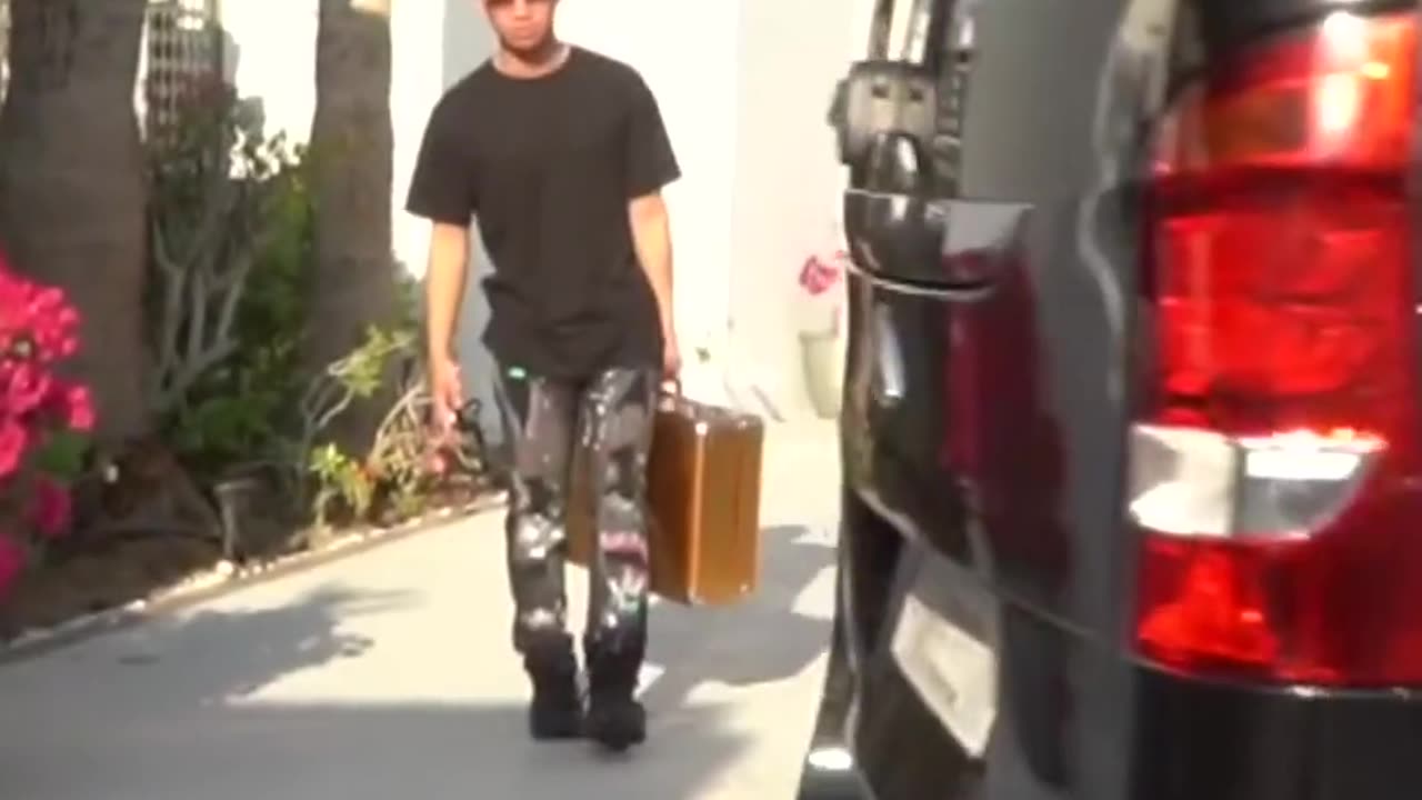 "I flew all the way from Toronto Canada to go meet this man so let's see what's really going on