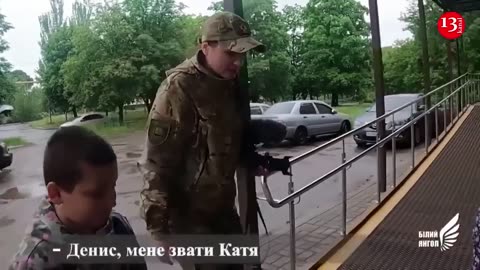 Ukrainian police evacuate three children from frontline village in east