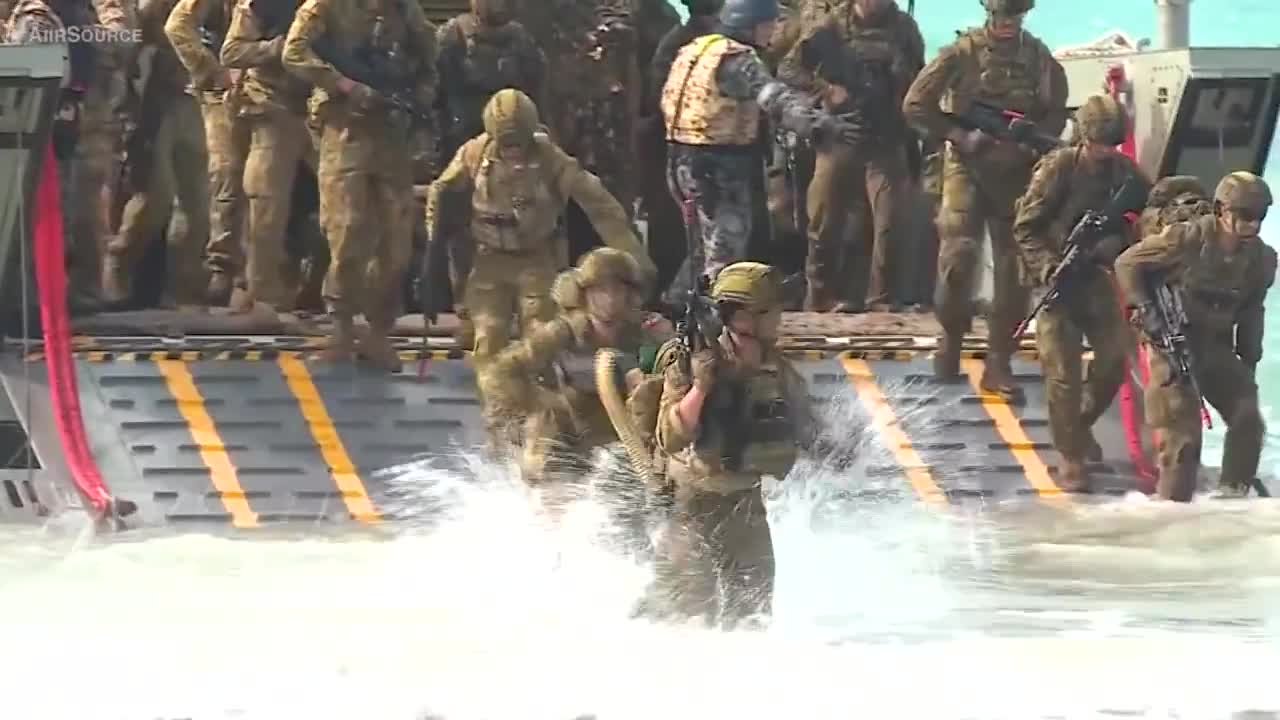 Australian Troops Conduct Beach Landing During Talisman Saber Joint Military Exercises1