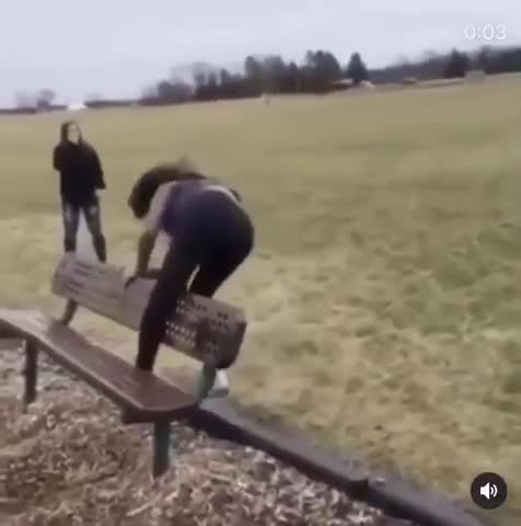 She looked like one of those inflatable people advertisement things o😂🙃